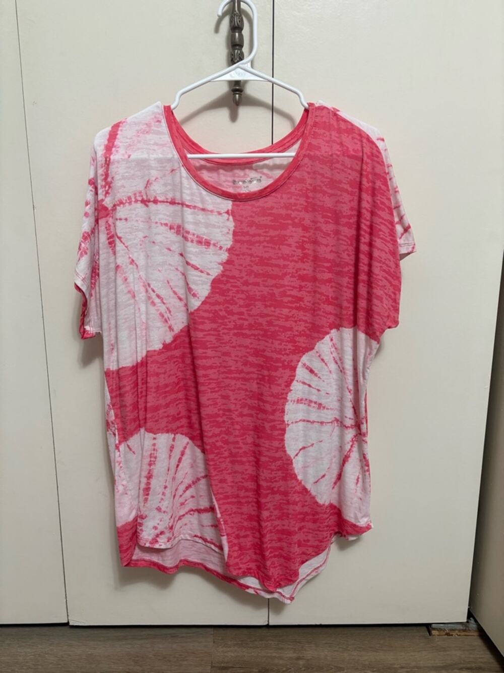 Three Hearts Pink White Tie Dye Top Woman Short Sleeve Relaxed Casual XL
